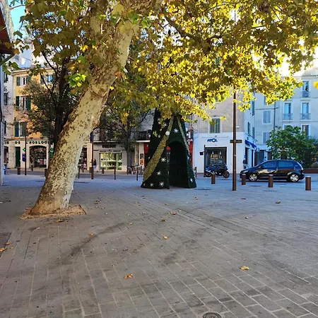 Climatise Plein Centre D'aubagne Apartamento